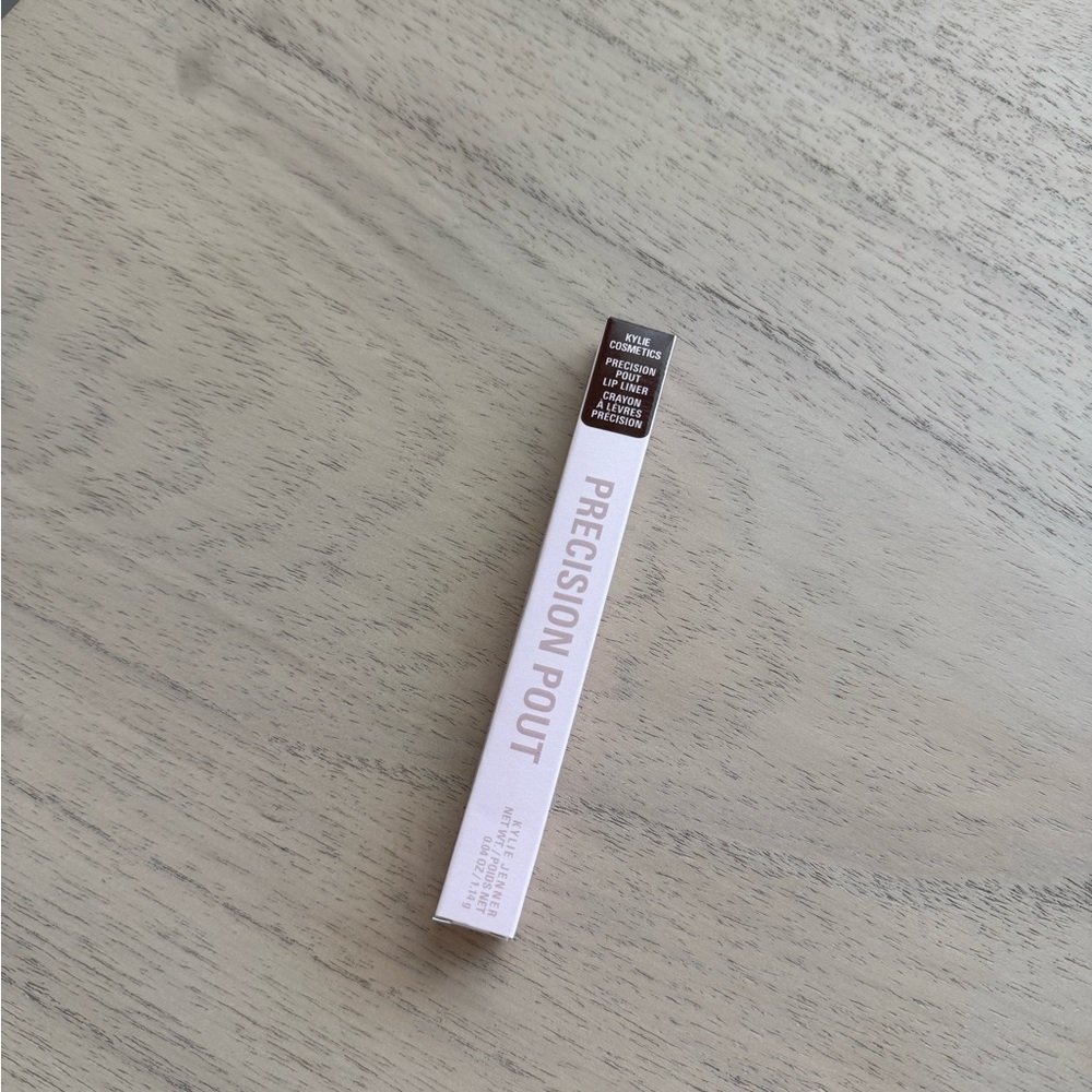 Kylie Cosmetics Precision Pout Lip Liner